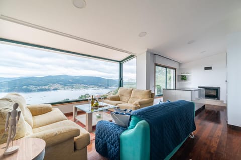 Natural landscape, Living room, River view