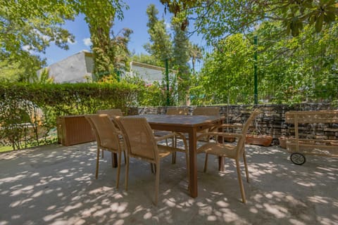 Patio, Dining area