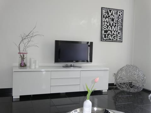 Apartment Black & White Neuss Condo in Neuss