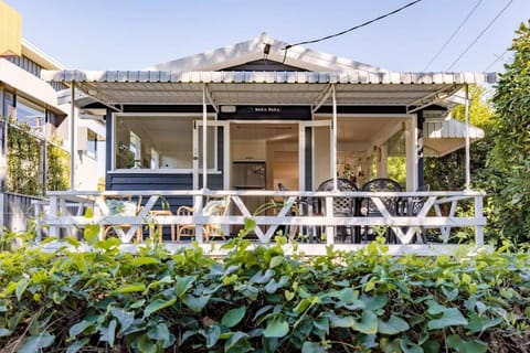 Property building, Patio, Spring, Day, Garden, View (from property/room), Balcony/Terrace, Garden view