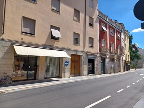 Property building, Neighbourhood, Street view