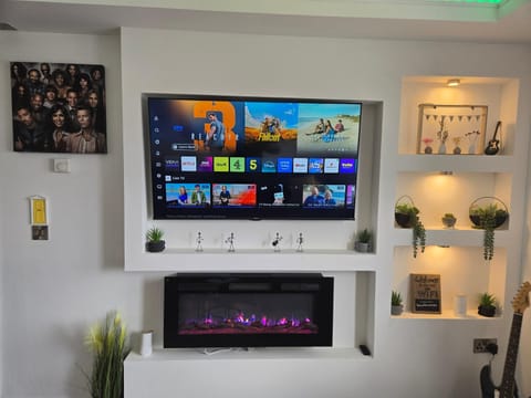 The Yellow Door Apartment in Limavady