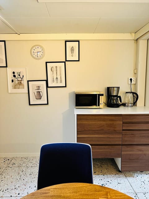 Coffee/tea facilities, Dining area, microwave