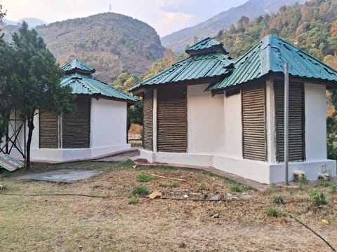 Property building, Day, Mountain view