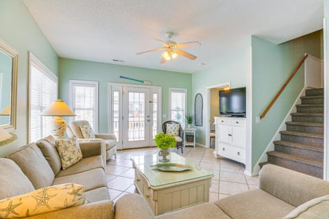 North Myrtle Beach Gem, Walk to Cherry Grove Beach Apartment in North Myrtle Beach