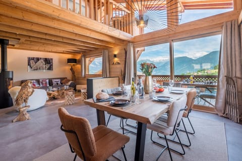 Patio, Living room, Dining area, Mountain view