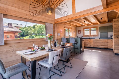 Dining area, kitchen