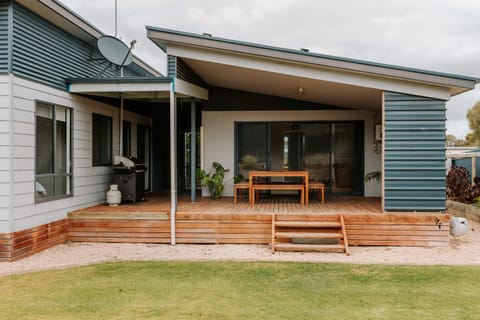 Patio, Garden, Dining area