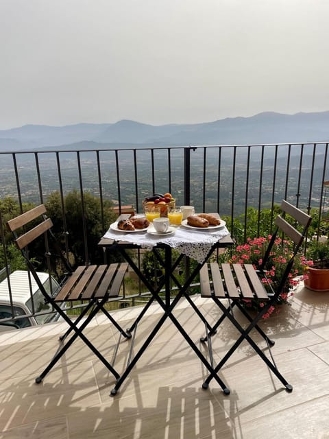 Natural landscape, View (from property/room), Balcony/Terrace, Mountain view, Sea view