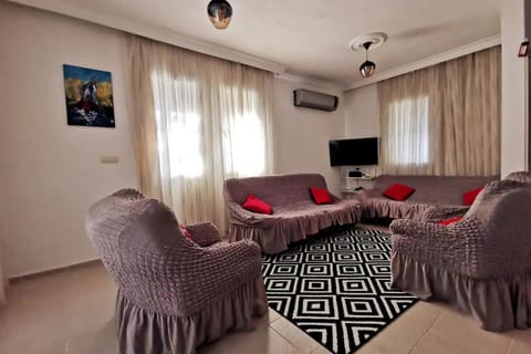 Kuşadası Davutlar'da Huzur Rahat ve Konfor Bir Arada Villa in Aydın Province