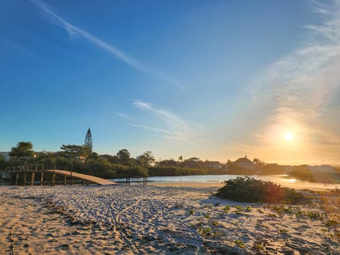 Unidade do térreo: casa à beira mar XJ6722 Villa in São Francisco do Sul