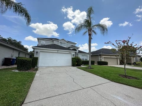 Beautifully Remodeled Home - Southen Dunes Golf Course Views House in Haines City