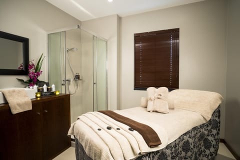 Massage, Spa and wellness centre/facilities