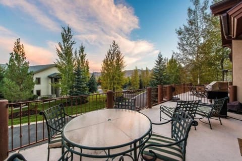 Rustic Luxury Prime Townhome with Mountain Views House in Snyderville