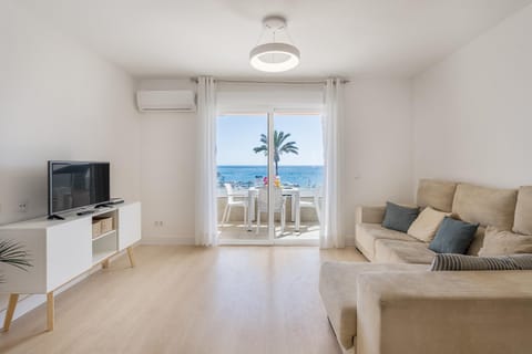 Primera Linea de Playa La Herradura Apartment in La Herradura