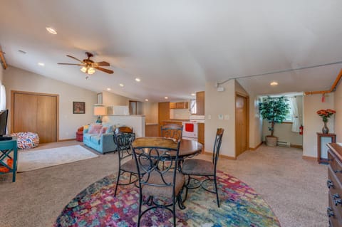 Living room, Dining area