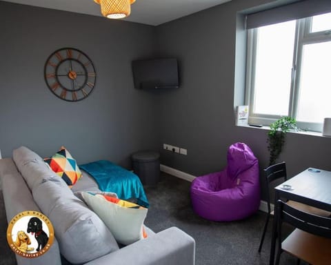 2BR ensuite, long stays! Great Rates Apartment in Huddersfield