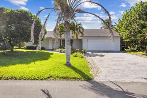 Property building, Natural landscape, Garden