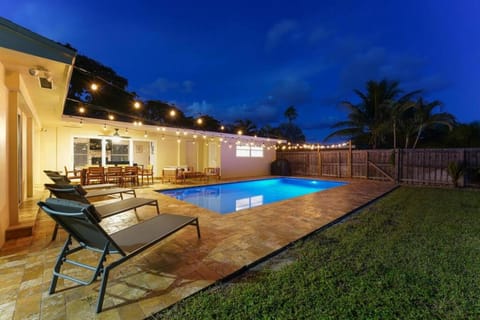 3BR HEATED POOL CLOSE TO BEACH House in Boynton Beach