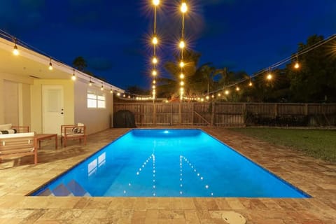 3BR HEATED POOL CLOSE TO BEACH House in Boynton Beach