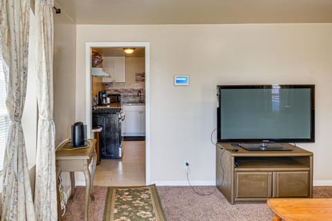 Pet-Friendly Bakersfield Home 5 Mi to Downtown! House in Bakersfield