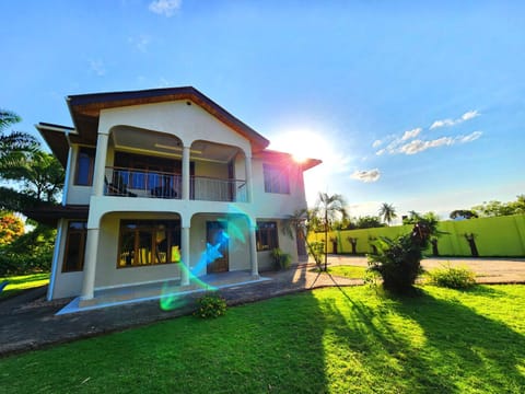 Property building, Day, Garden, Garden view