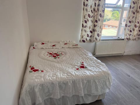 Private Flat In Hounslow Vacation rental in Isleworth