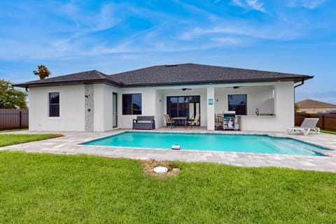 Modern Tropix House in Cape Coral