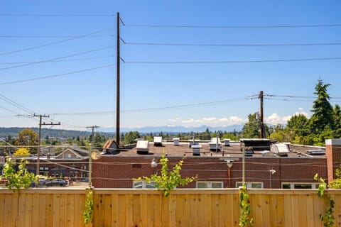 Perch - Ballard Vintage House in Phinney Ridge