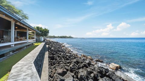 Hale Lula o' Nai'a House in South Kona