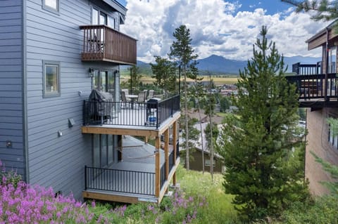 Property building, Balcony/Terrace