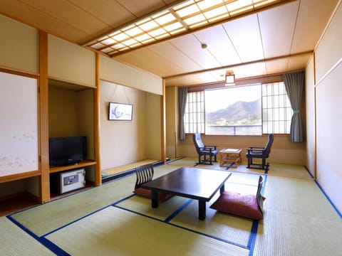 Hotel Housei Ryokan in Shimotakai District