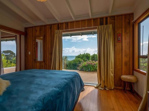 Bed, Natural landscape, View (from property/room), Bedroom, Sea view, pet friendly