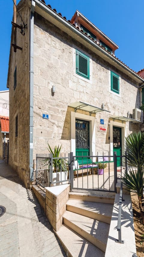 Apartments Villa Mak Condo in Split