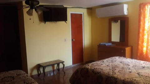 Apartamento División del Norte Planta Alta Apartment in Brownsville