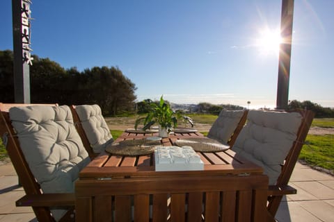 Patio, Dining area