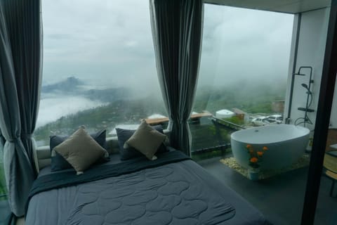 Natural landscape, Balcony/Terrace, Living room, Bedroom, Mountain view