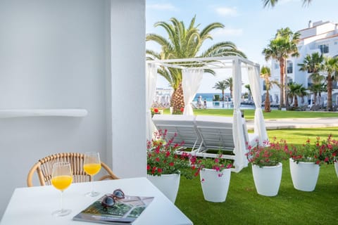 Carema Beach Menorca Apartment hotel in Cala en Bosc