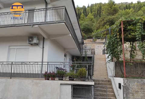 Property building, Garden, View (from property/room), Balcony/Terrace