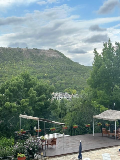 Nearby landmark, Spring, Day, Natural landscape, Mountain view