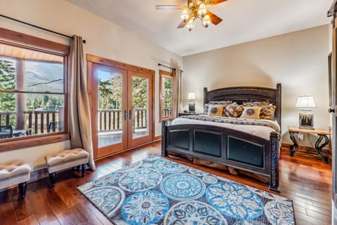 Luxurious 6BDR Getaway with Hot Tub and Mountain Views Casa in Blue River