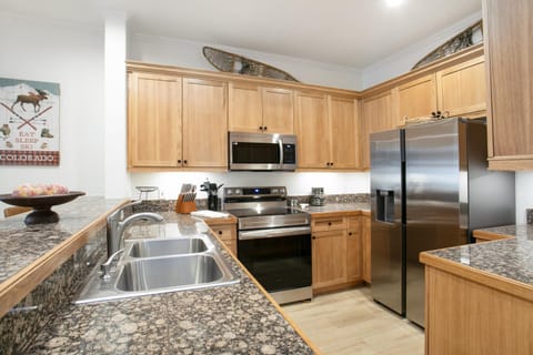 104 Lodge at Brookside condo Apartment in Avon