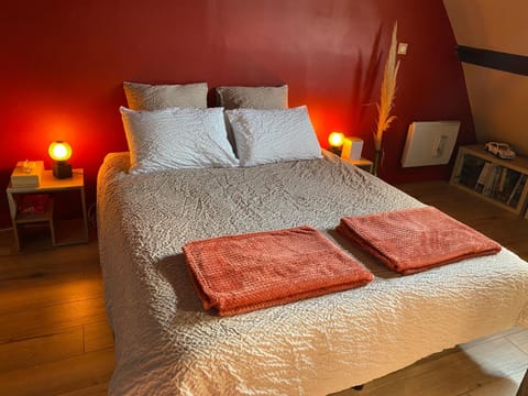 Bed, Bedroom