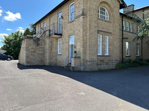 Mowbray Grange Apartment in Bedale Beck