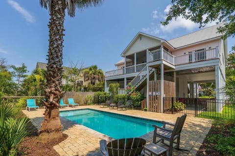 Property building, Pool view, Swimming pool