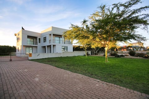 Property building, Natural landscape, Garden