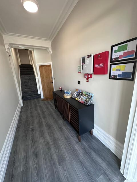 Stunning 2 Bedroom Sea View Apartment With Parking Apartment in Rhôs-on-Sea