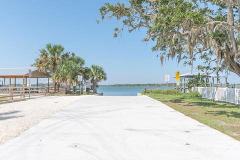 Neighbourhood, Natural landscape, Beach, River view