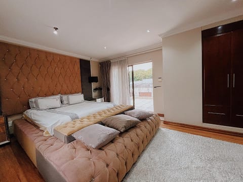 Bryanston Home Villa in Sandton