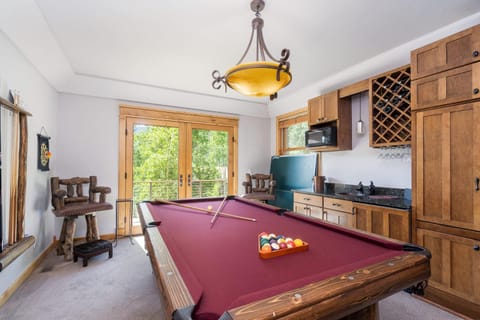 4BR with Hot Tub Walk to Chondola House in Telluride